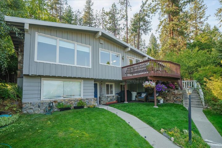 Property Photo: 1426 S McHenry Dr WA 99019