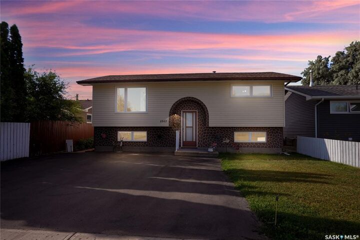 Property Photo:  1507 Caribou Street W  SK S6H 7N5 