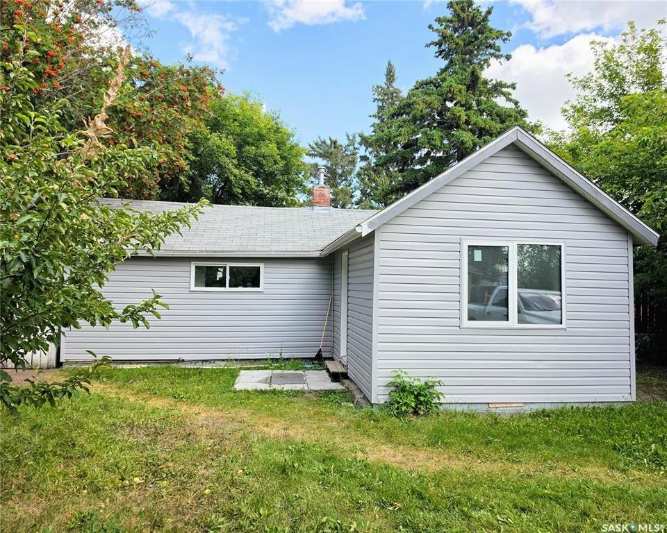 Property Photo:  536 6th Street  SK S0K 2A0 