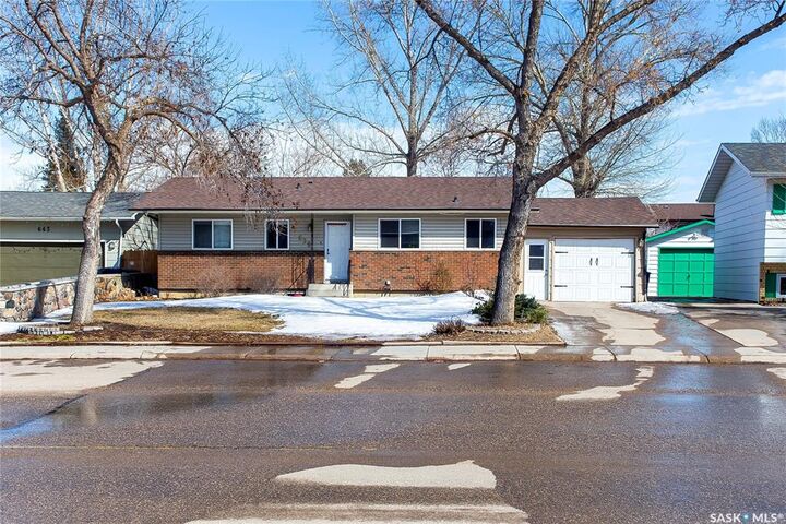 Property Photo: 639 Redberry Road SK S7K 4S4