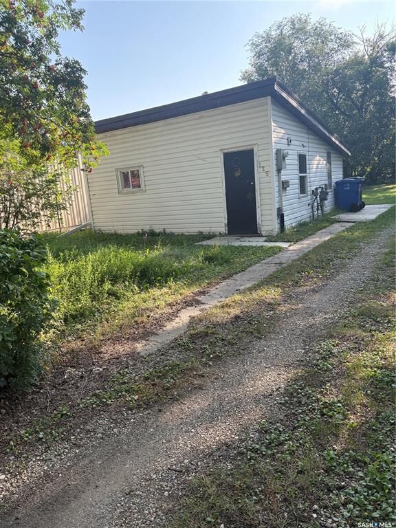 Property Photo:  125 Myrtle Avenue  SK S3N 1R3 