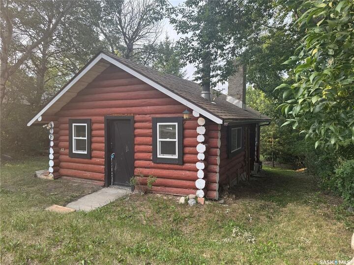 Property Photo:  315 Evenson Avenue  SK S0K 4T1 