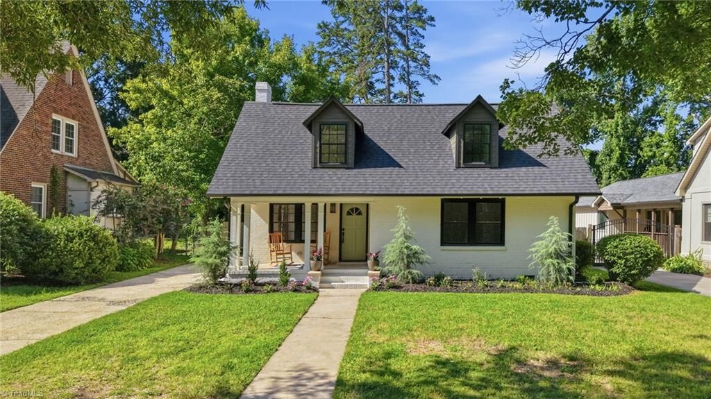 Property Photo: 813 Arbordale Avenue NC 27262