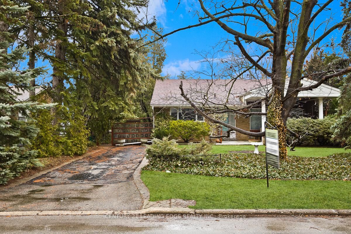 Property Photo:  1 Bradgate Road  ON M3B 1J6 