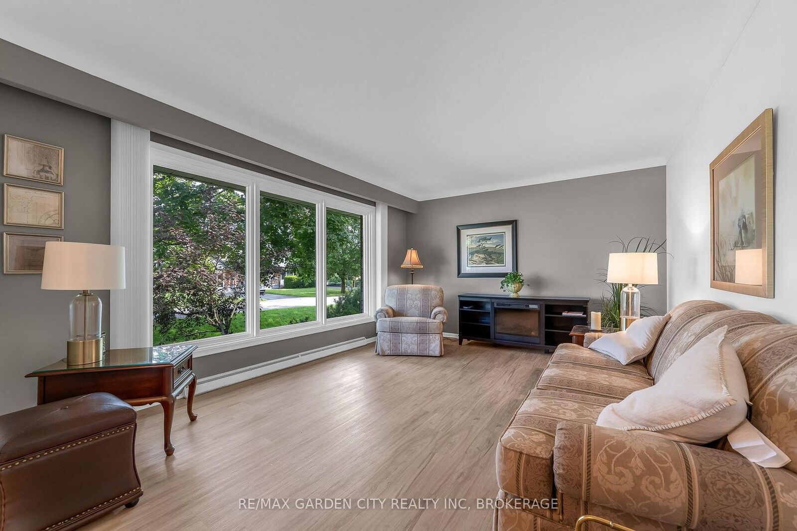 Property Photo:  4 Regina Avenue  ON L2M 3G6 
