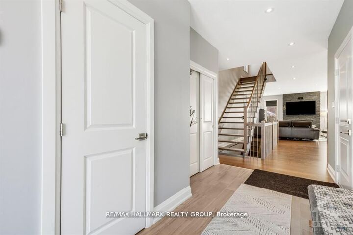 Property Photo: 250 Richardson Avenue ON K2B 5G6