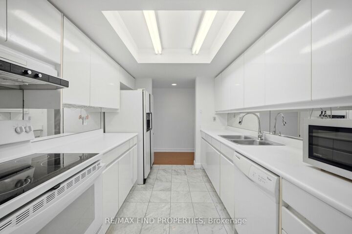 Property Photo: 33 University Avenue 1203 ON M5J 2S7