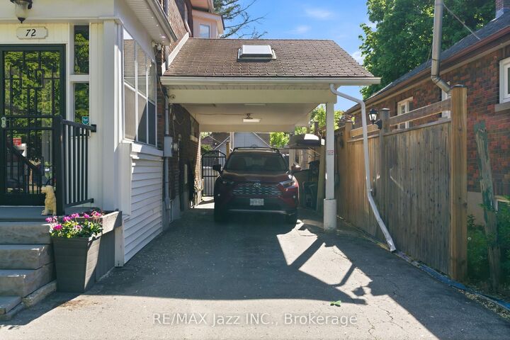 Property Photo: 72 Cadillac Avenue S ON L1H 5Z2