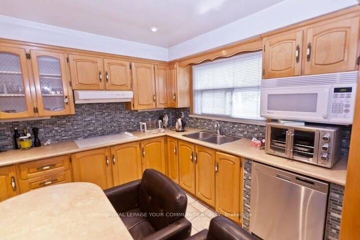 Property Photo: 8 Stanwood Crescent ON M9M 1Z9