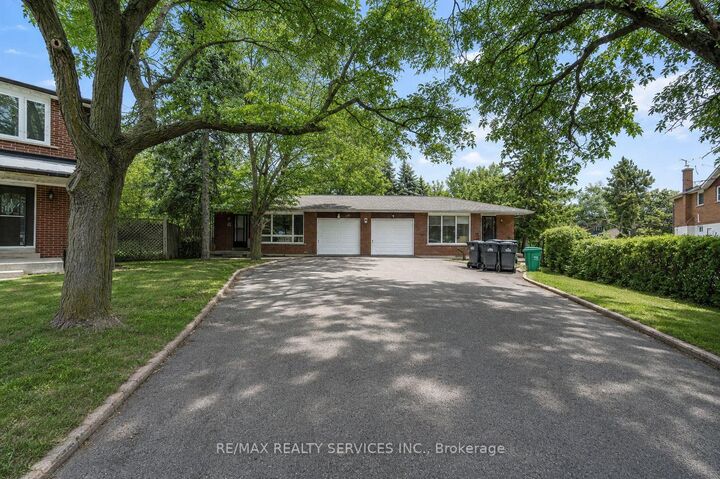 70 Montjoy Crescent — photo 1