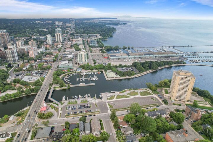 Property Photo: 50 Coveside Drive 35 ON L5H 0B2