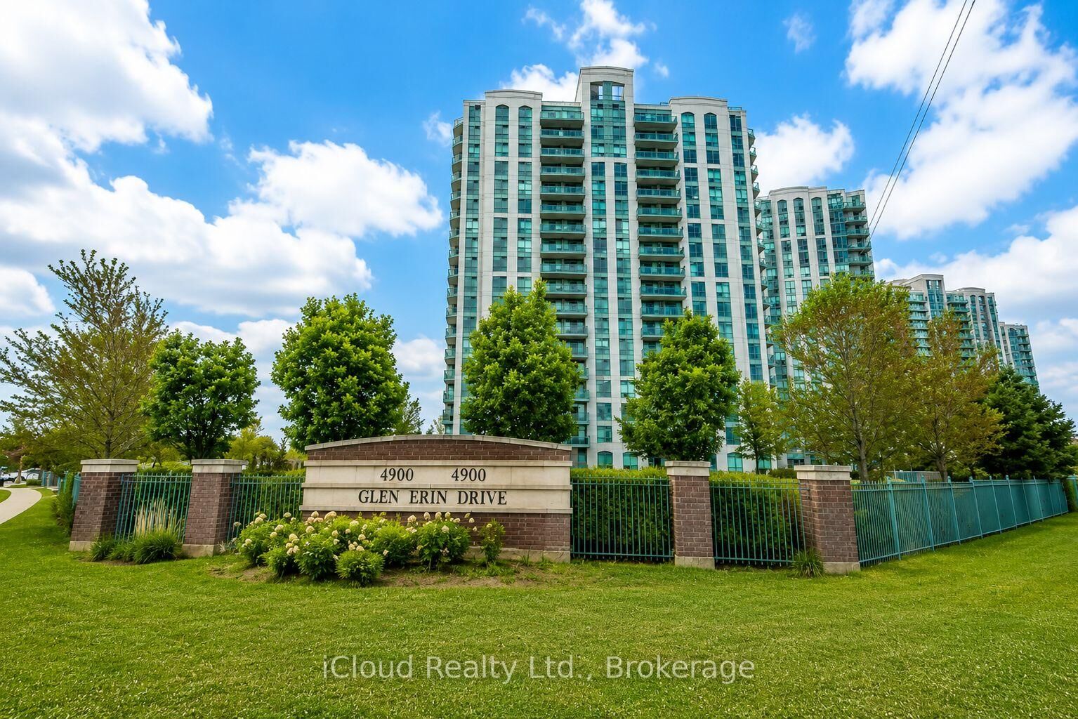 Property Photo:  4900 Glen Erin Drive 1507  ON L5M 7S2 