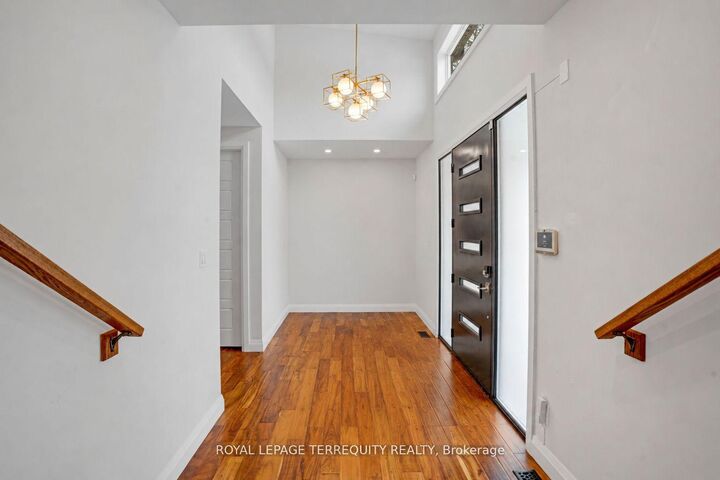 Property Photo: 716 North Shore Boulevard E ON L7T 1X6