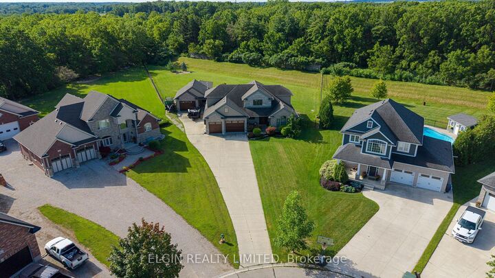 Property Photo: 26 Blossom Ridge ON N5P 3S7