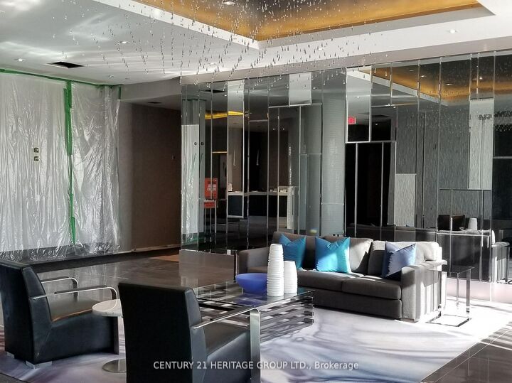 Property Photo:  55 Speers Road 1706  ON L6K 3R6 