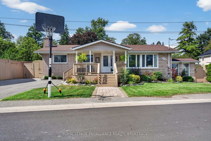 Property Photo:  394 Queen Street  ON K0H 1G0 