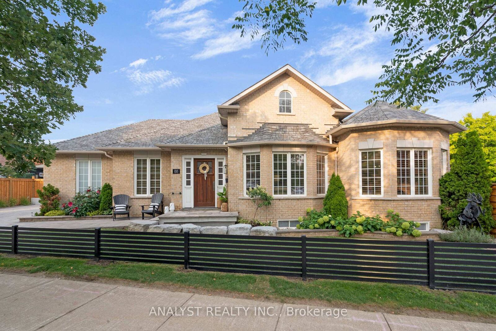 Property Photo:  88 Brougham Drive  ON L4L 3C4 