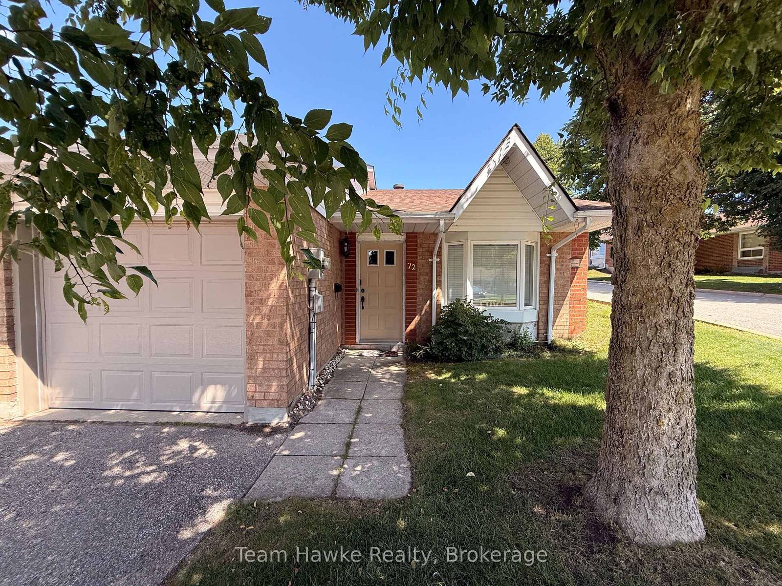 Property Photo: 696 King Street 72 ON L4R 5B7