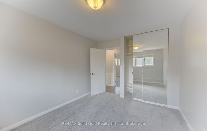 Property Photo:  139 Trafalgar Avenue  ON N2A 1Z5 