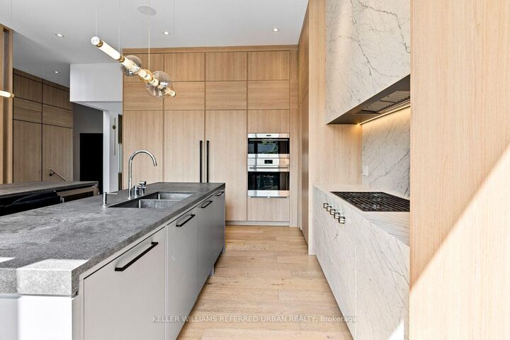 Property Photo: 27 Berkinshaw Crescent ON M3B 2T1