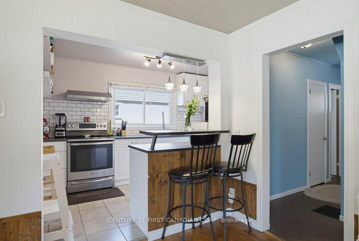 Property Photo: 3 Parkside Drive ON N5R 3T8