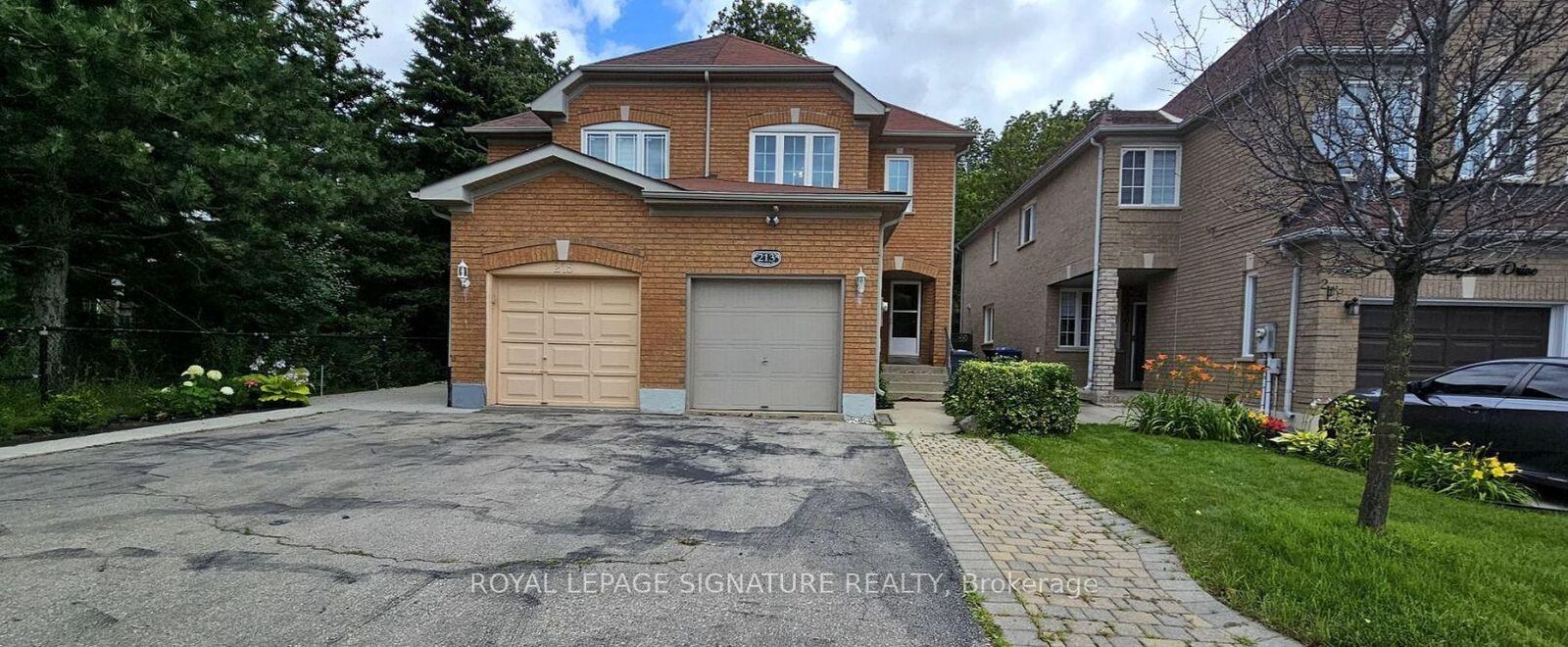 Property Photo: 213 Fernforest Drive ON L6R 1T7