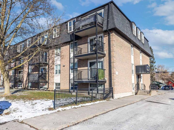 25 College Street E 206 — photo 1