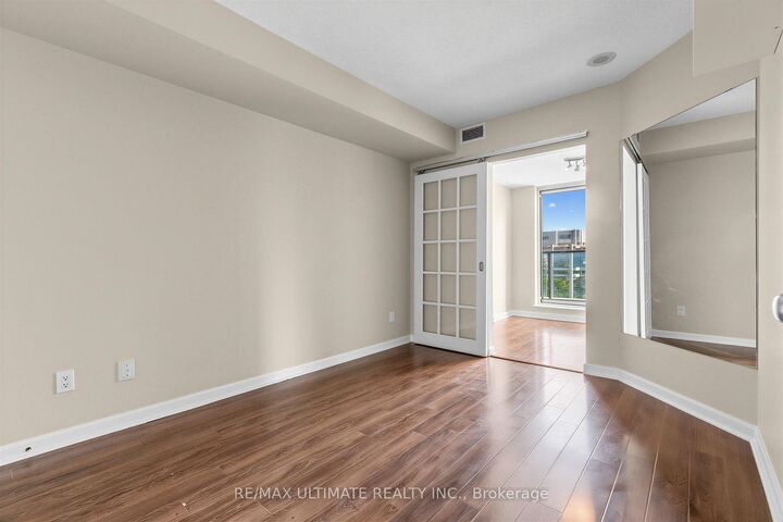 Property Photo:  8 Park Road 1508  ON M4W 3S5 