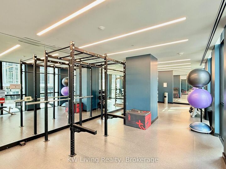 Property Photo:  1 Yorkville Avenue 2804  ON M4W 1L1 