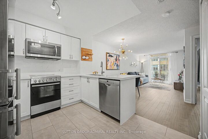 Property Photo: 212 Eglinton Avenue 706 ON M4P 0A3