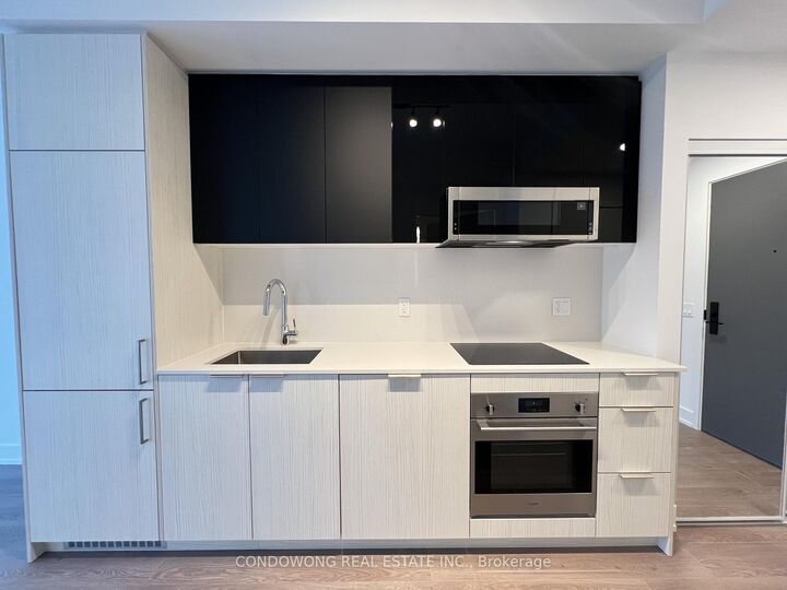 Property Photo: 308 Jarvis Street 1802 ON M5B 0E3