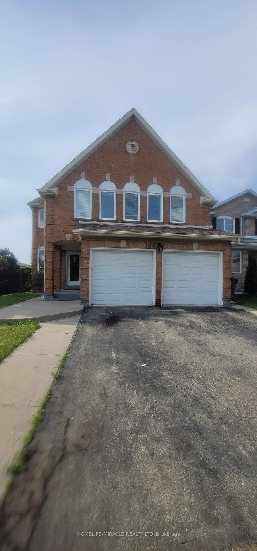 Property Photo:  144 Moffatt Avenue  ON L6Y 4R8 