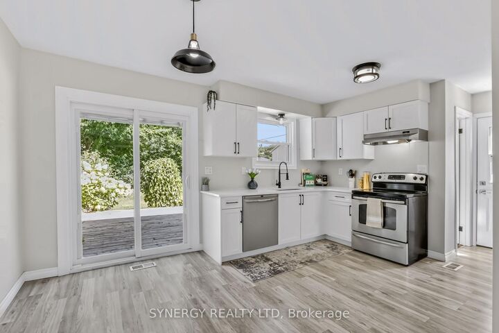 Property Photo:  81 Brennan Drive  ON N7G 3S2 