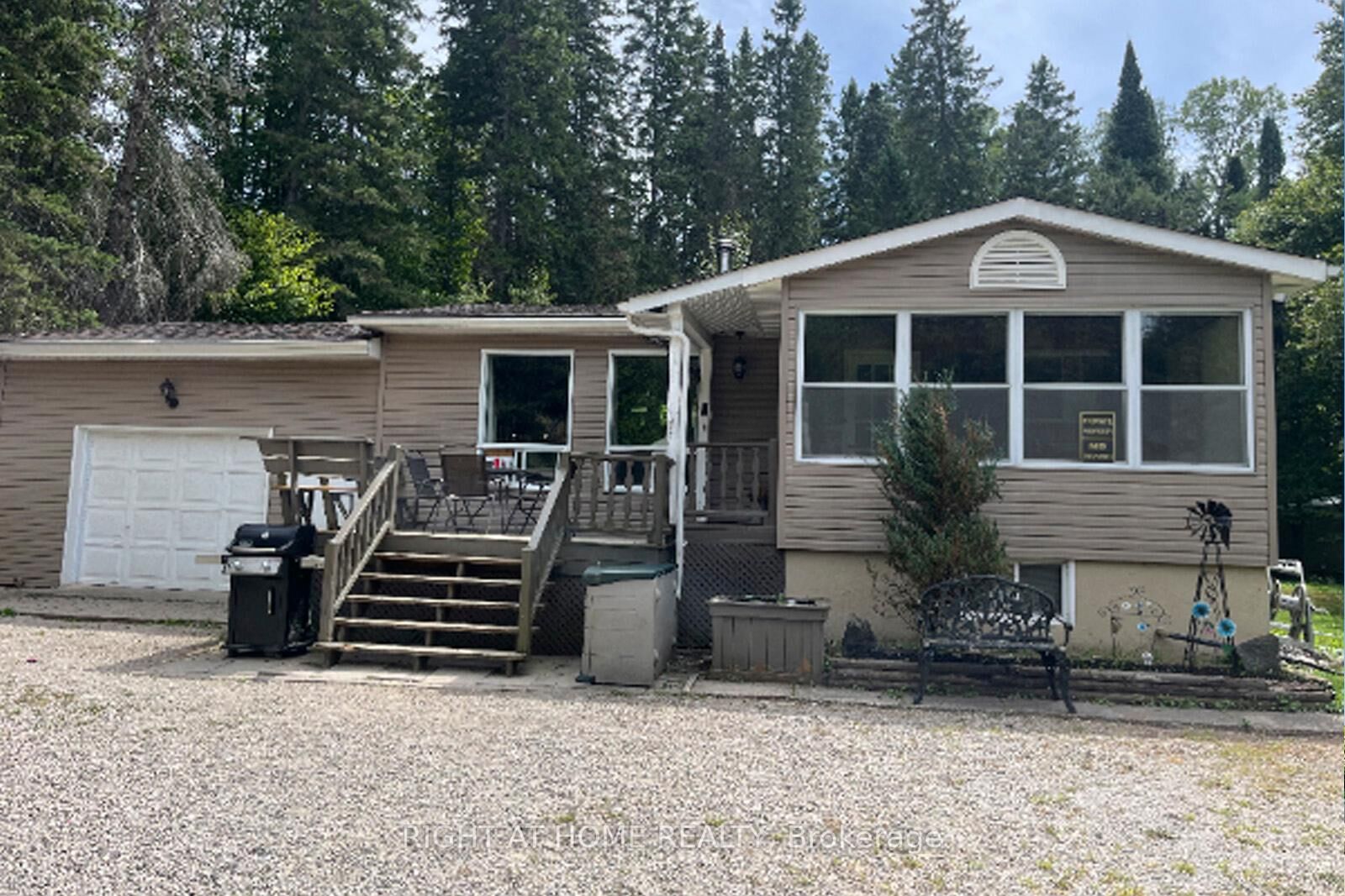 Property Photo: 524 Balsam Chutes Road ON P0B 1L0