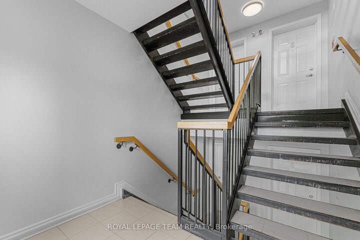 Property Photo:  313 Cresthaven Drive 6  ON K2G 4R5 
