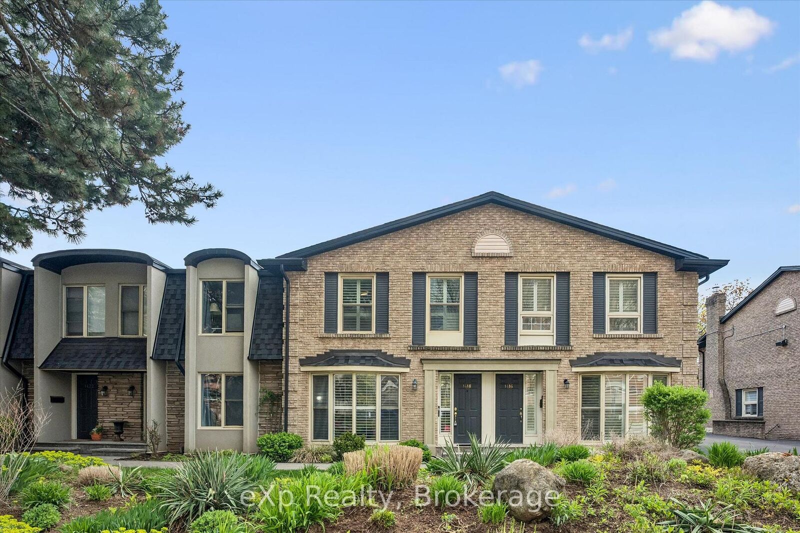 Property Photo: 1418 Ghent Avenue ON L7S 1W8