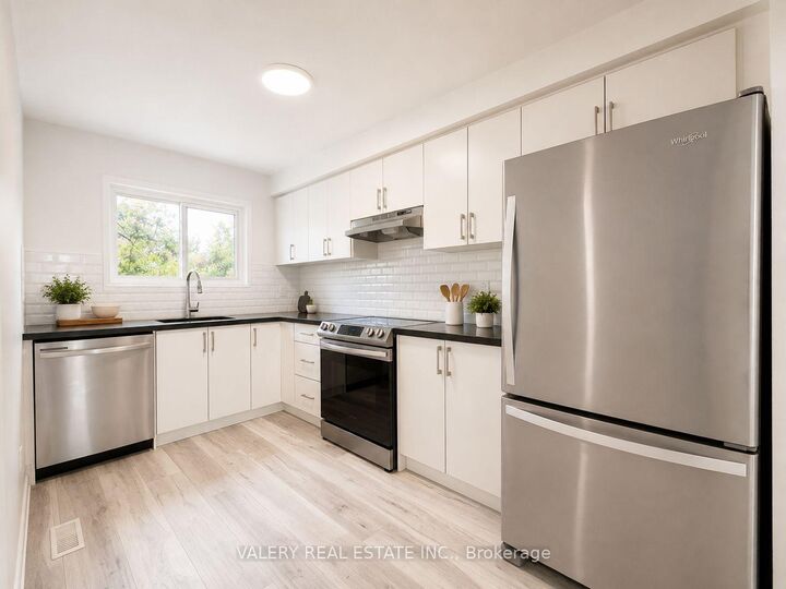 Property Photo:  528 Sunnydale Place  ON N2L 4T1 