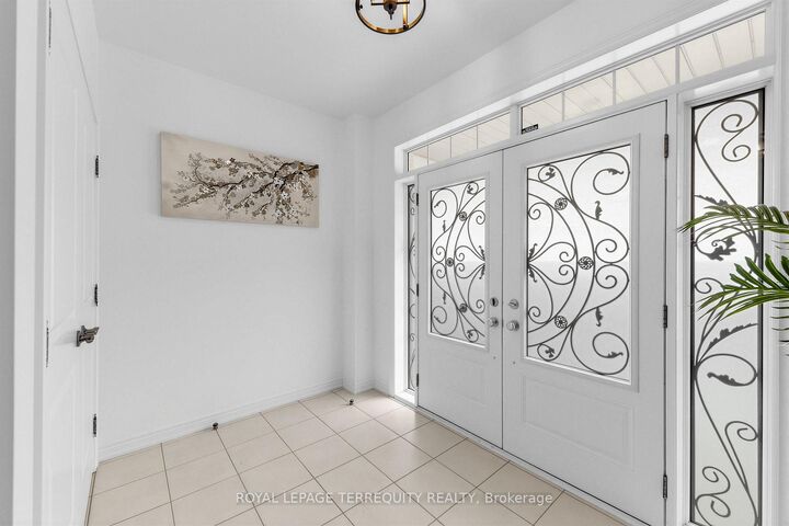 Property Photo: 44 Headwind Boulevard ON L4H 3R9