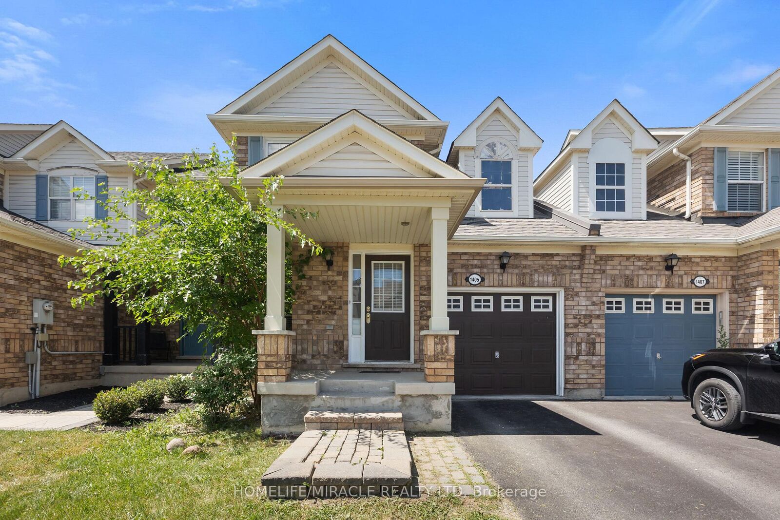 Property Photo: 1405 McDermott Way N ON L9T 6L6