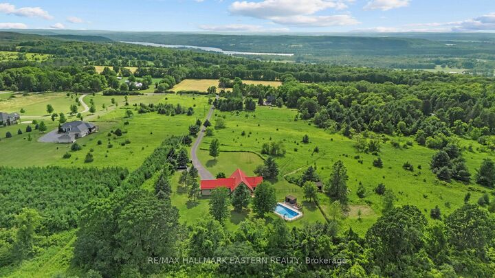 Property Photo: 184 Golf Course Road ON K0K 3E0