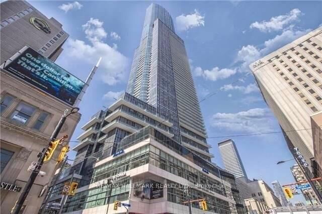 388 Yonge Street 6104 — photo 1