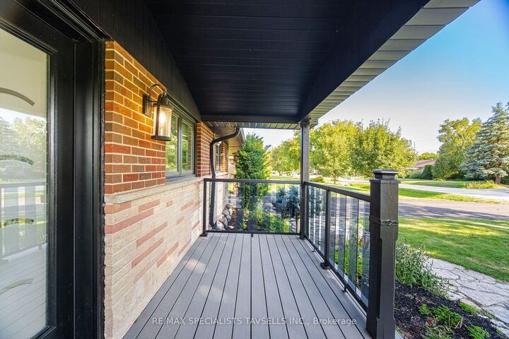 Property Photo: 6 Maple Grove Road ON L7K 0Z3