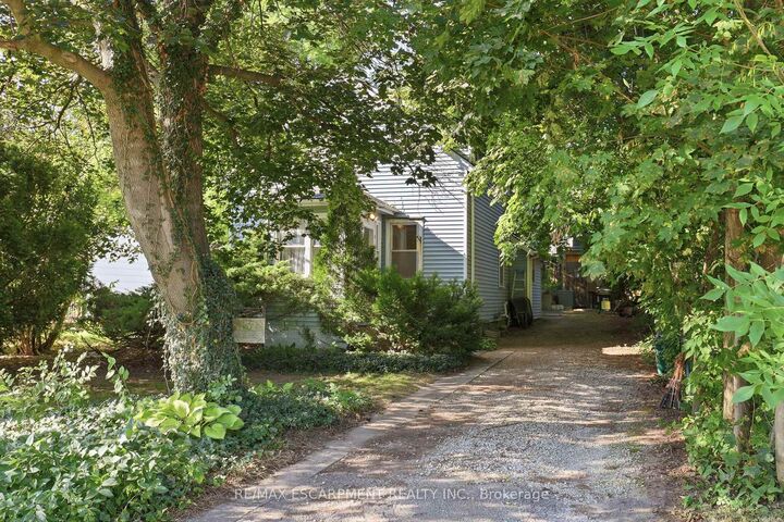 152 Commercial Street — photo 1