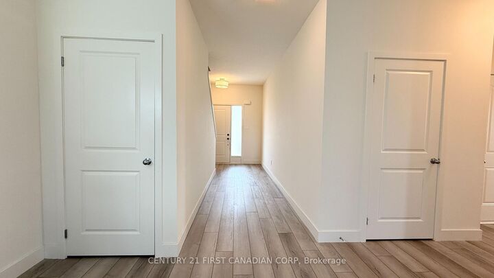 Property Photo: 1422 Twilite Boulevard ON N6G 3R5