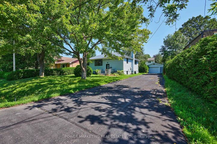 Property Photo:  35 Tauvette Street  ON K1B 3A1 