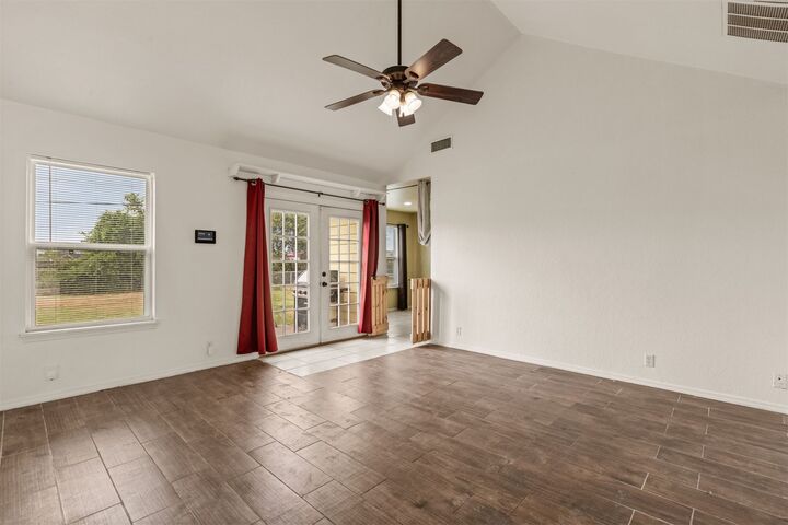 Property Photo: 11620 N 190th East Avenue OK 74021