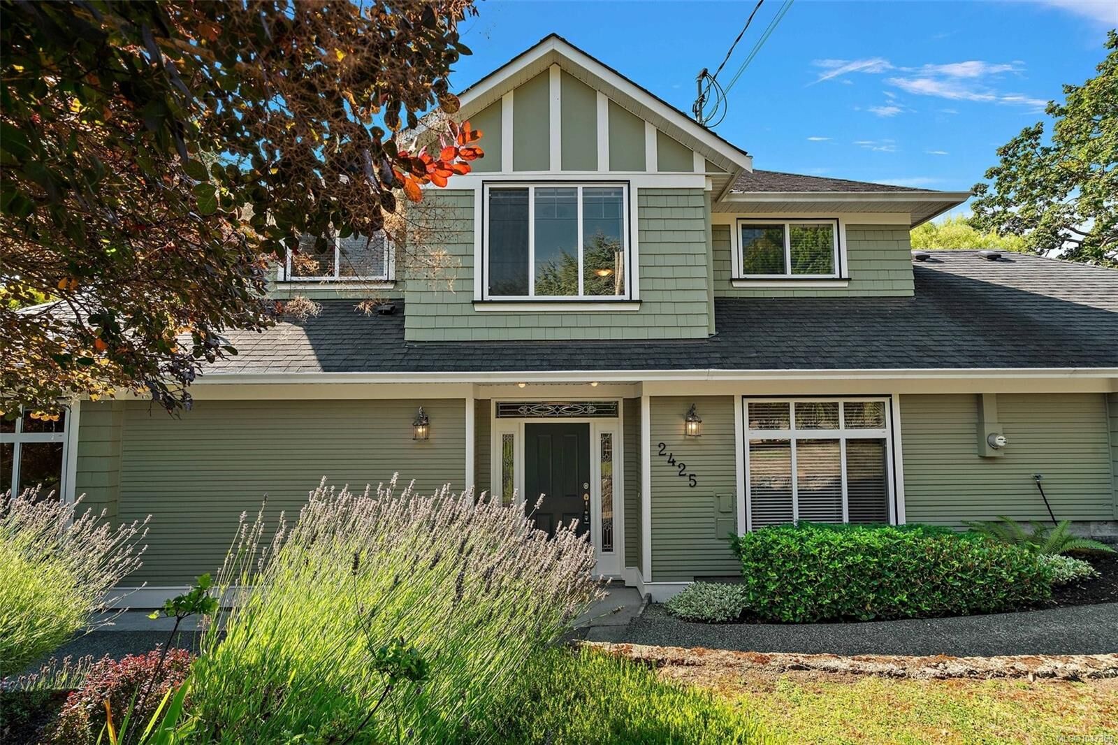 Property Photo: 2425 Oak Bay Ave BC V8R 1H3