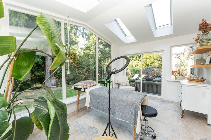 Property Photo: 2146 Henlyn Dr BC V9Z 0N5