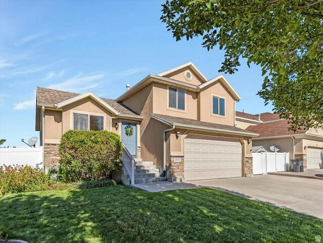 Property Photo:  5443 N Cricket Ln E  UT 84074 