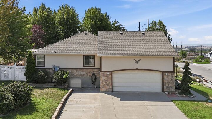 Property Photo: 2969 S 800 W UT 84302